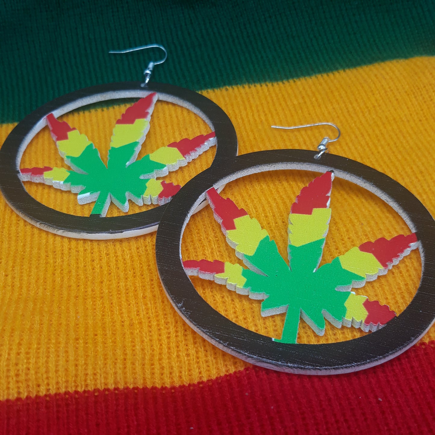 Ganja Leaf wooden earrings - 420 - Rasta