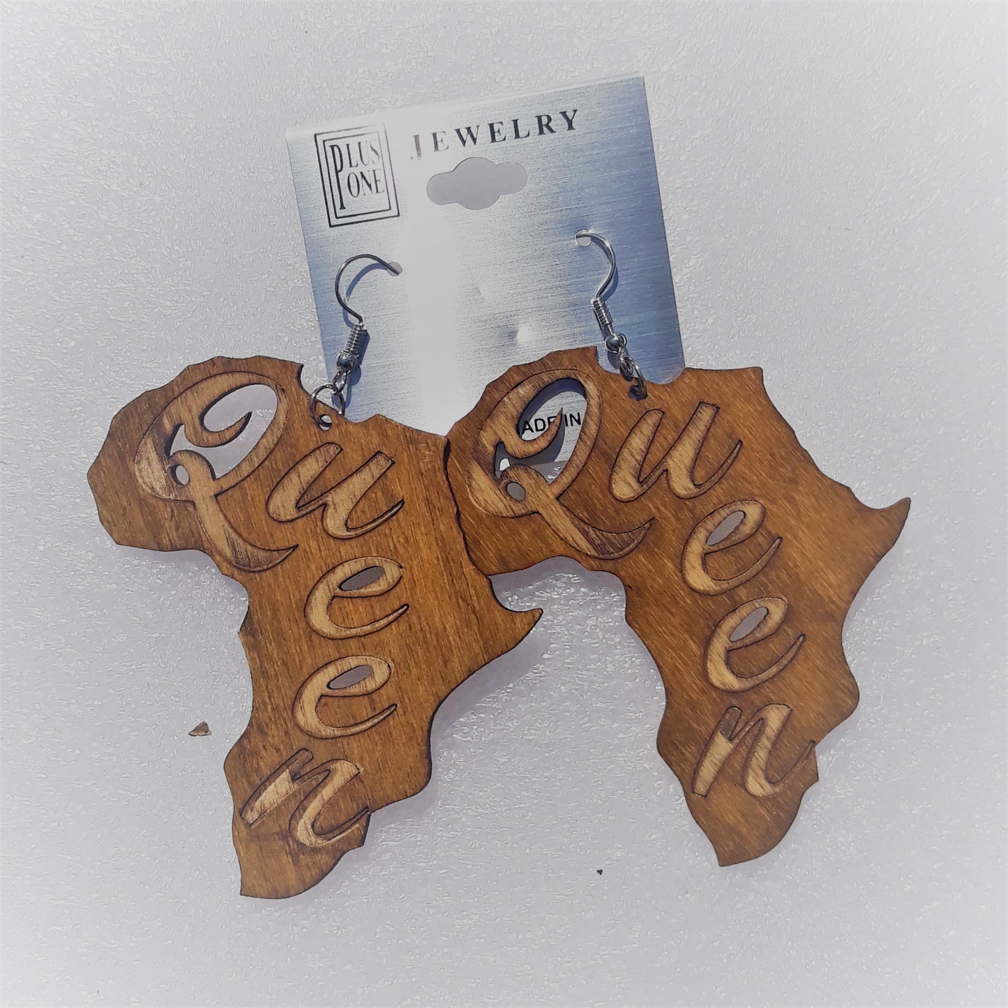 QUEEN wooden earrings