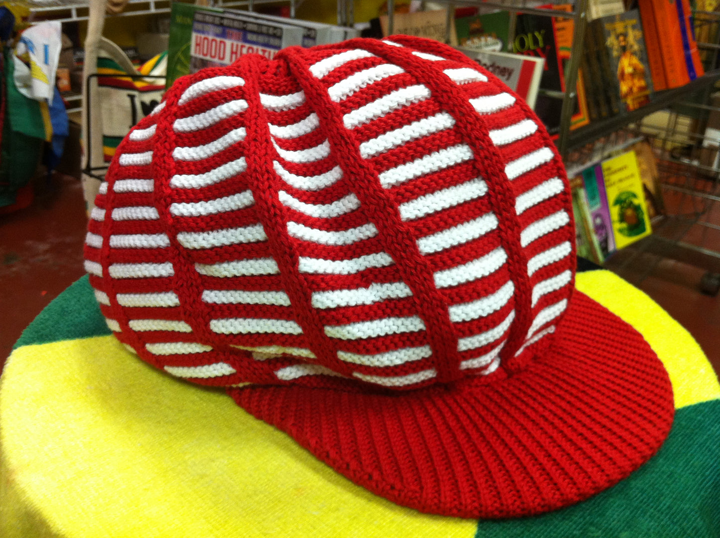 RH039-5RW Small Red White Rasta Dreadlocks cap